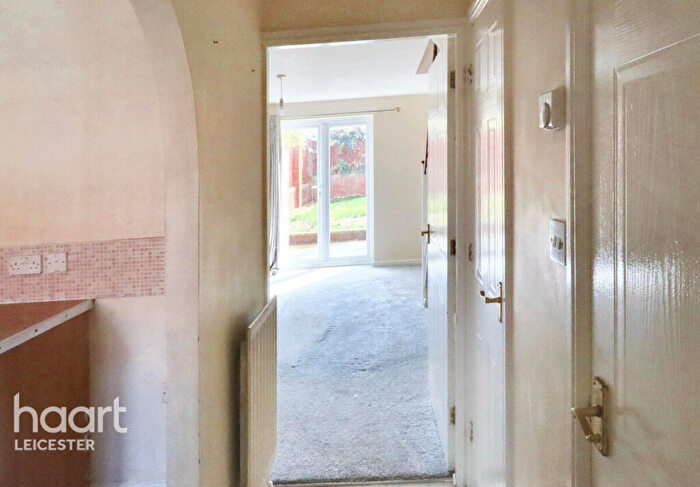 2 Bedroom Terraced House For Sale In Carrington Road, Leicester, LE5