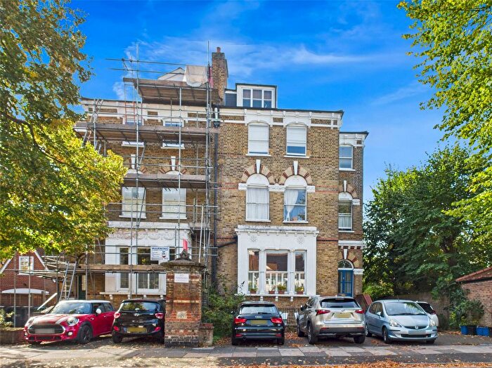 1 Bedroom Flat To Rent In Waldegrave Park, Middlesex, TW1