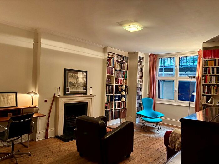 2 Bedroom Flat For Sale In Bickenhall Street, London, W1U