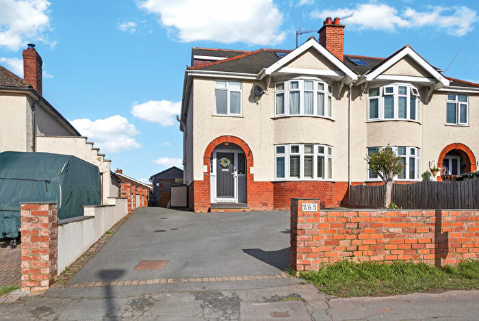 4 Bedroom Semi Detached House For Sale In Ledbury Road, Tupsley, Hereford, HR1