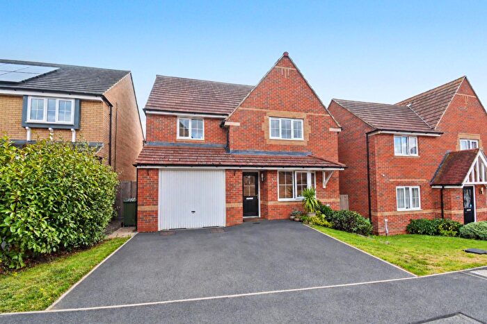 4 Bedroom Detached House For Sale In , Cartmel Drive, Corby, NN18