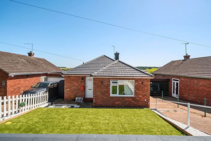 2 Bedroom Bungalow For Sale In Hillside Avenue, Lincoln, LN2