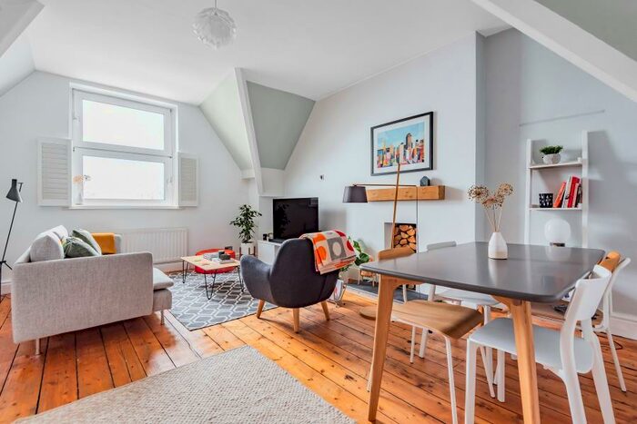 2 Bedroom Flat To Rent In York Place, Harrogate, HG1