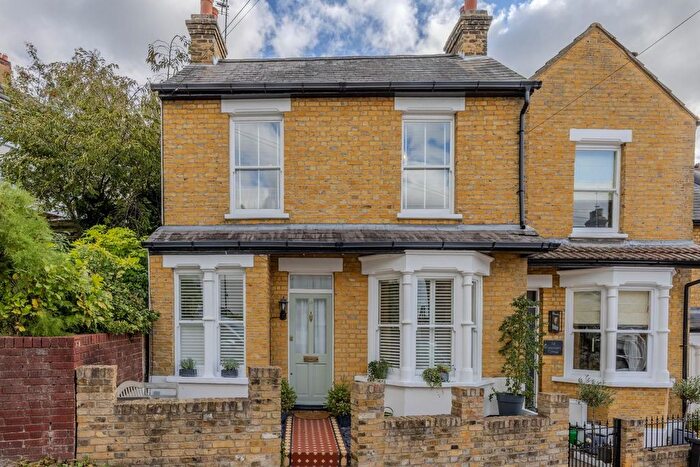 2 Bedroom Semi-Detached House For Sale In Hadleigh Road, Leigh-On-Sea, SS9