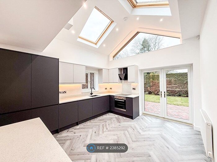 3 Bedroom Bungalow To Rent In Weston Lane, Shavington, Crewe, CW2