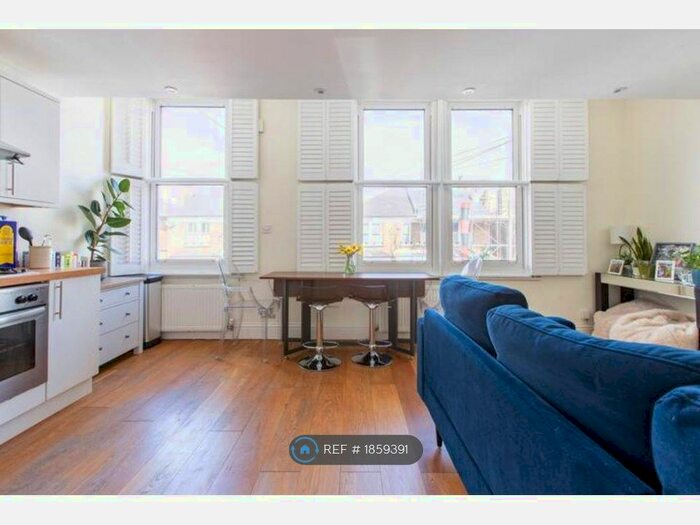 2 Bedroom Flat To Rent In Sistova Road, London, SW12