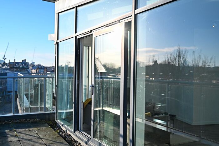 3 Bedroom Flat To Rent In Kentish Town Road, London, NW1