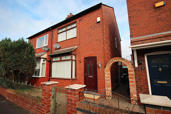 2 Bedroom Semi Detached House To Rent In River Street, Stockport, Cheshire, SK1