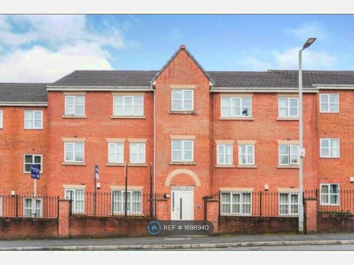 2 Bedroom Flat To Rent In Silchester Drive, Manchester, M40