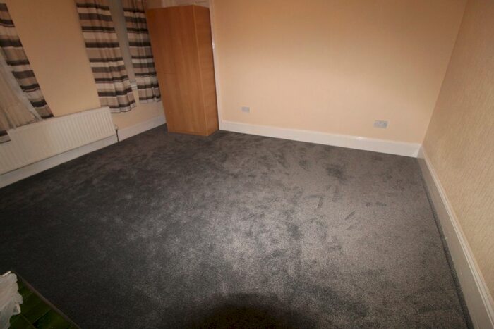 2 Bedroom Flat To Rent In Feltham Road, Ashford TW15