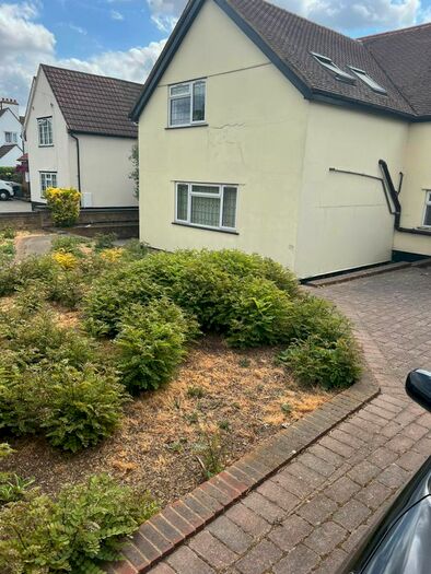 5 Bedroom Link Detached House To Rent In Hornchurch Road, Romford, RM12