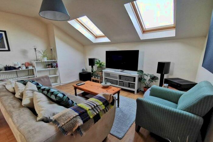 2 Bedroom Flat To Rent In Egerton Road North, Manchester, M16