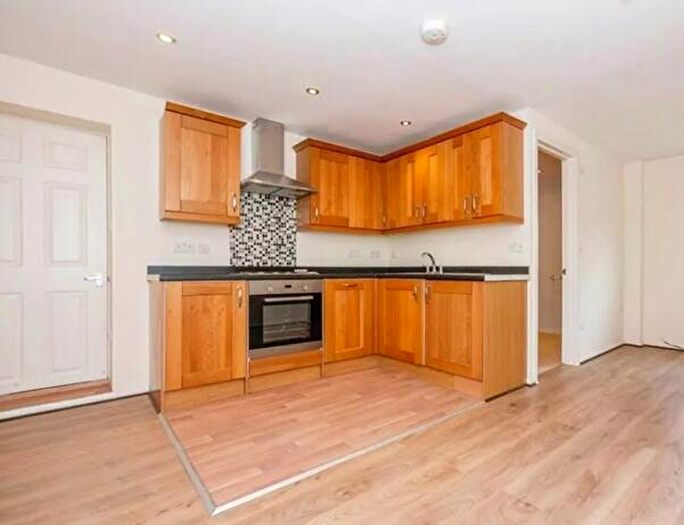 2 Bedroom Flat To Rent In Morgan Road, Strood, ME2