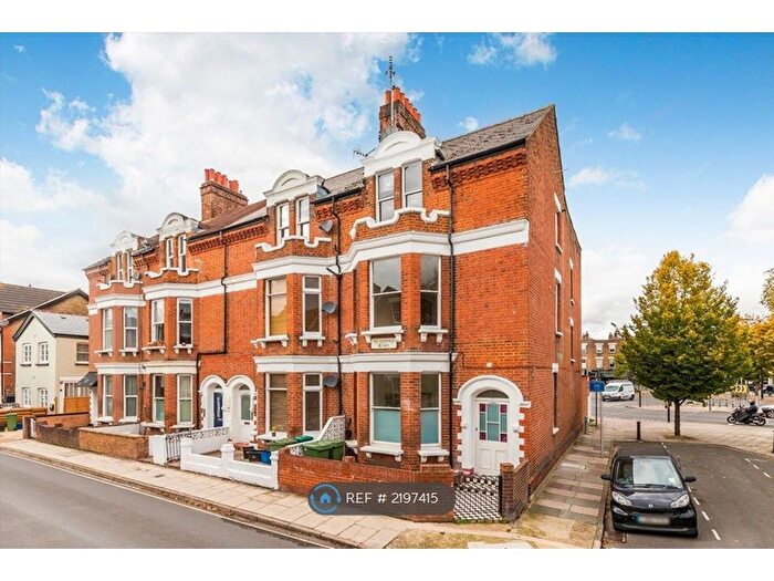 1 Bedroom Flat To Rent In St Johns Road, Richmond, TW9