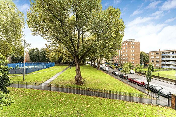 3 Bedroom Flat To Rent In Queensbridge Road, Haggerston, London, E2