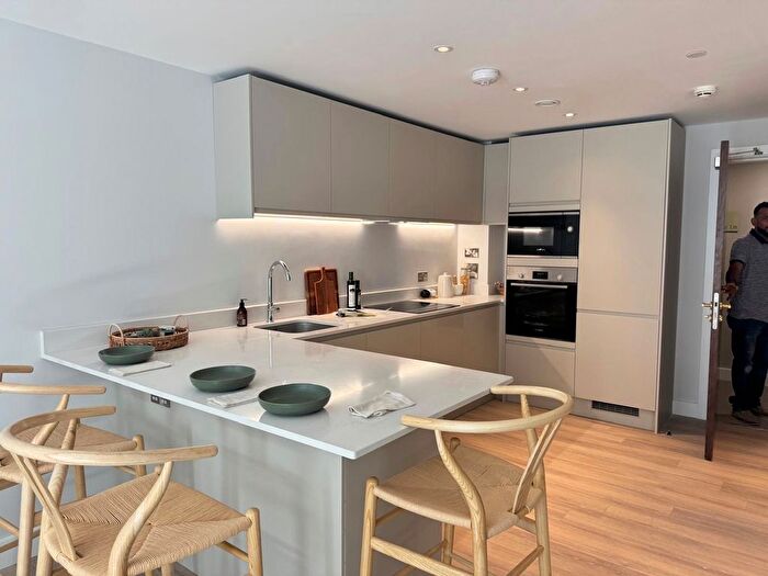 1 Bedroom Flat To Rent In Uxbridge, UB8