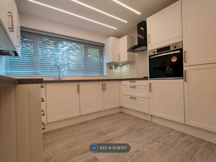 2 Bedroom Flat To Rent In Sunningfields Road, London, NW4