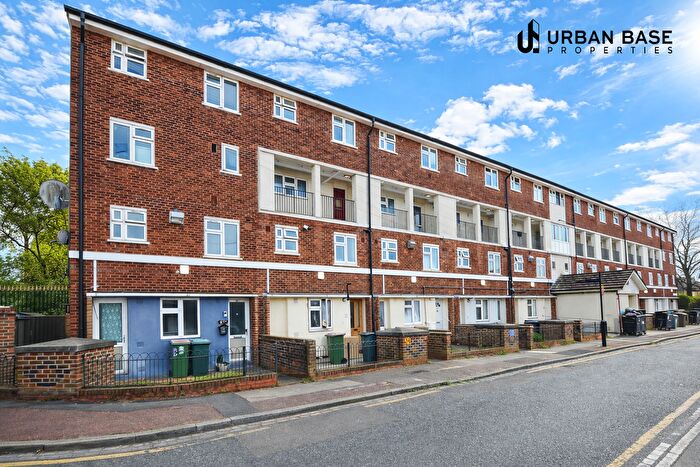 3 Bedroom Maisonette To Rent In Queens Terrace, London, E13