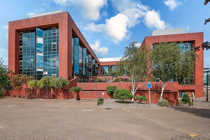 2 Bedroom Flat To Rent In Walton Street, Aylesbury, Buckinghamshire, HP21