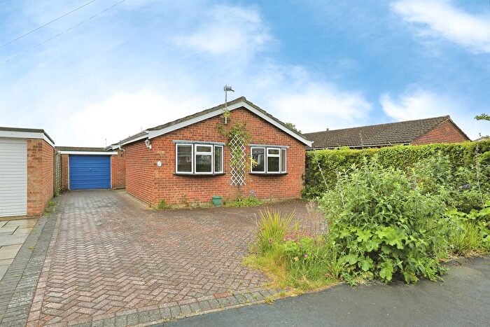3 Bedroom Detached Bungalow For Sale In Cawstons Meadow, Poringland, Norwich, NR14