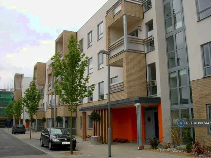 2 Bedroom Flat To Rent In Glenalmond Avenue, Cambridge, CB2