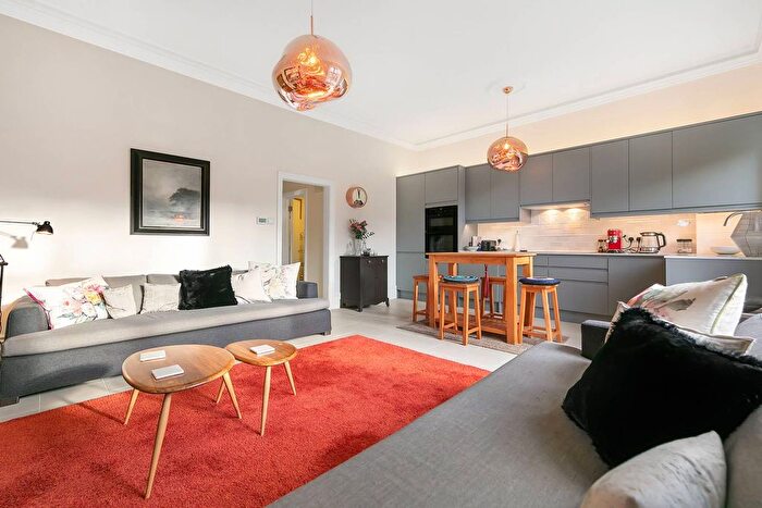 1 Bedroom Flat To Rent In Disraeli Road, Putney, London, SW15
