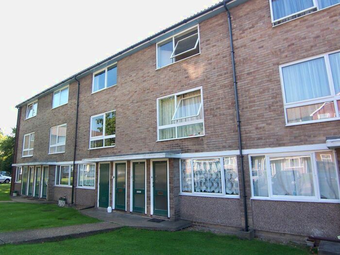 2 Bedroom Flat To Rent In Park Road, New Malden, KT3