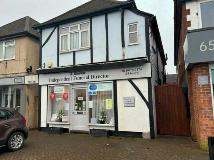 2 Bedroom Apartment To Rent In Woodside Road, Buckinghamshire, HP6
