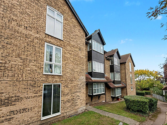 Studio To Rent In Knights Manor Way, Dartford, DA1