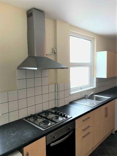 5 Bedroom House To Rent In Rhyddings Park Road, Brynmill, Swansea, SA2