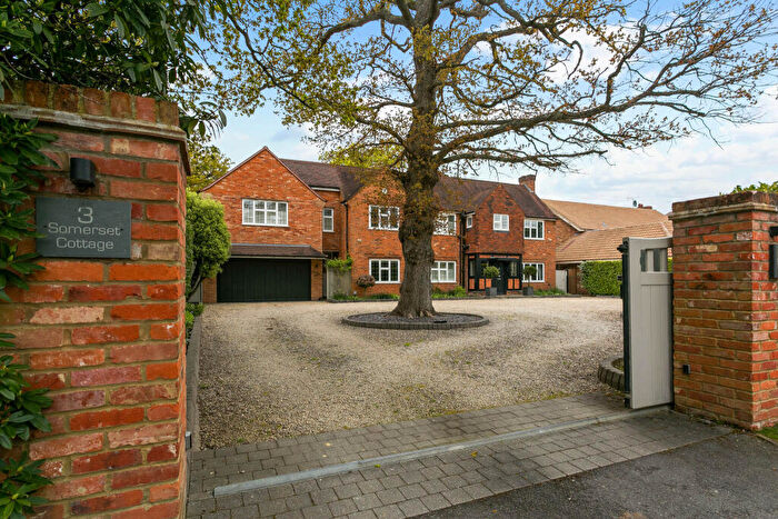 5 Bedroom Detached House For Sale In Dukes Wood Drive, Gerrards Cross, SL9