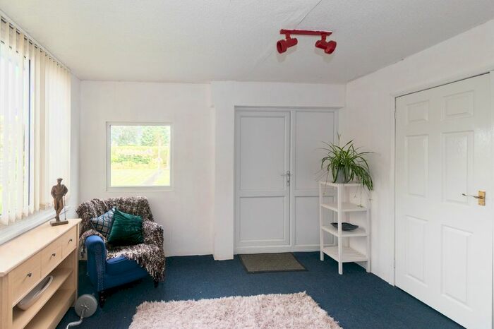 3 Bedroom Semi-Detached House For Sale In Wavell Street, Selby, YO8