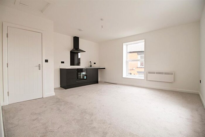 1 Bedroom Flat To Rent In Danty Street, Dukinfield, SK16