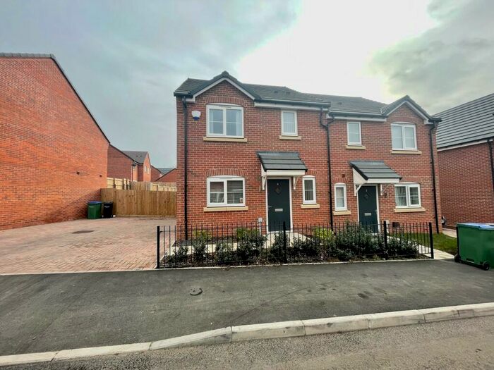 3 Bedroom Semi-Detached House To Rent In Sodagar Road, Oldbury, B69