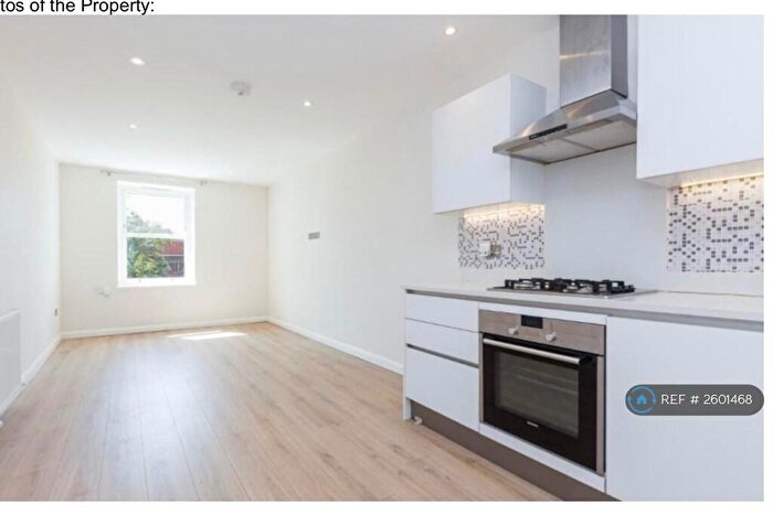 2 Bedroom Flat To Rent In Peckham, London, SE15