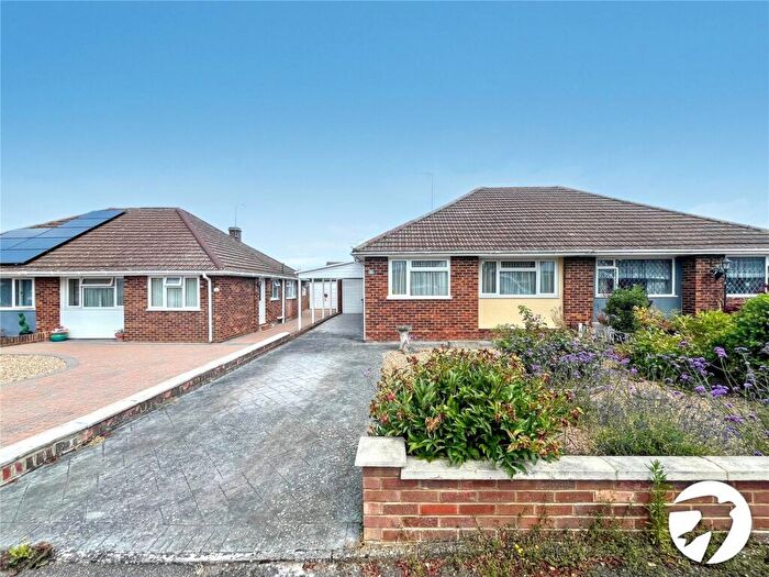 3 Bedroom Bungalow For Sale In Woodside Gardens, Sittingbourne, Kent, ME10