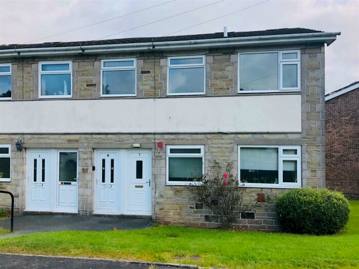 Detached House To Rent In Chellow Gardens, Allerton, Bradford, BD15