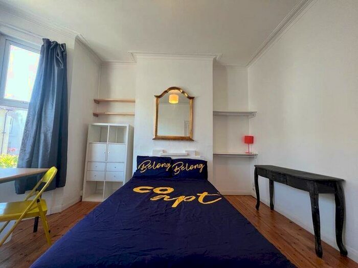 4 Bedroom Terraced House To Rent In Queens Park Road, Brighton, BN2