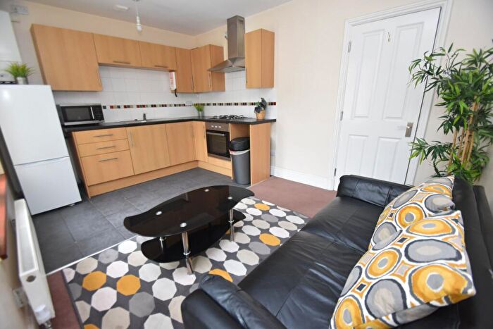 2 Bedroom Flat To Rent In Malefant Street, Cathays, Cardiff, CF24