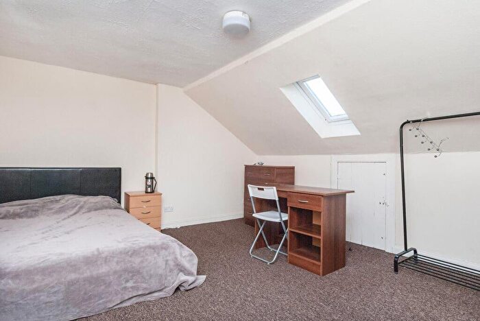 6 Bedroom Flat To Rent In P Leith Walk, Edinburgh, EH6