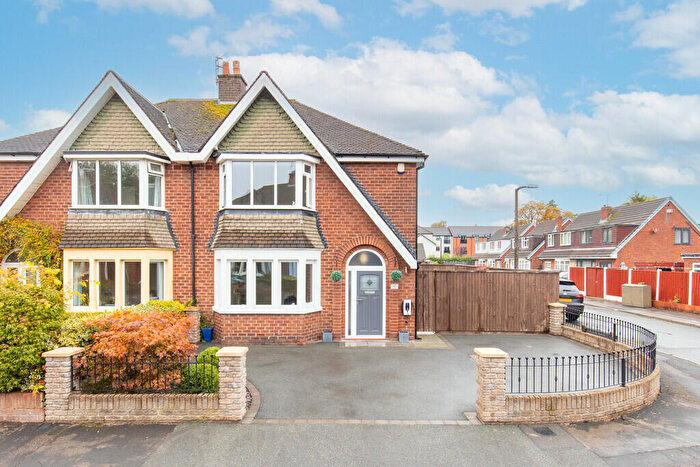 3 Bedroom Semi-Detached House For Sale In Moorhey Drive, Penwortham, PR1
