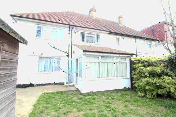 3 Bedroom Maisonette To Rent In Colindeep Lane, Colindale, London, NW9