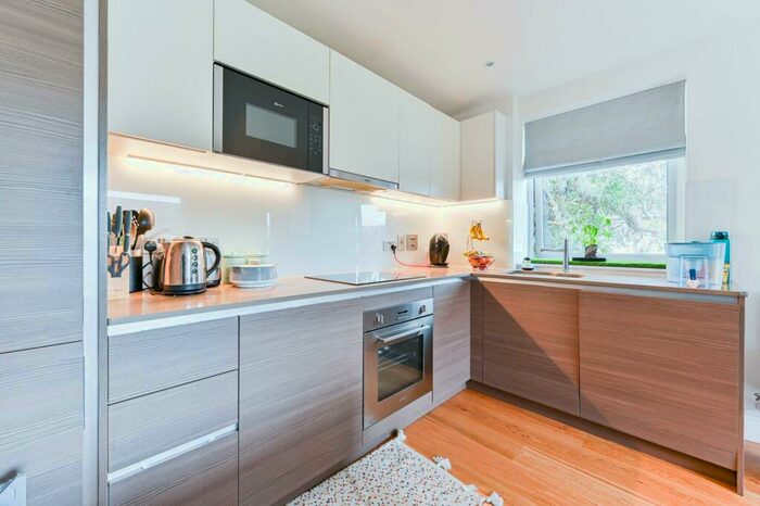 2 Bedroom Flat To Rent In Grove Park, Colindale, London, NW9