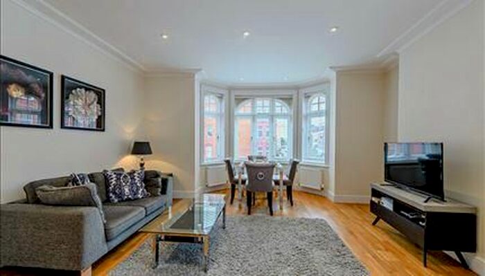 2 Bedroom Flat To Rent In Hamlet Gardens, Ravenscourt Park, London, W6