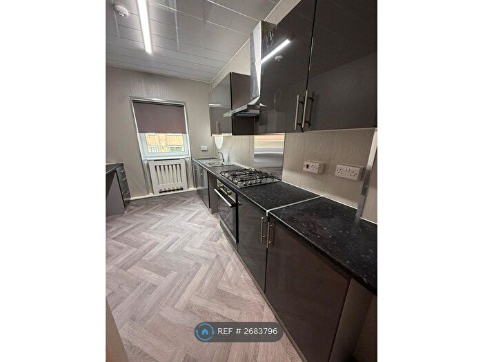 3 Bedroom Flat To Rent In Nethercairn Road, Glasgow, G43