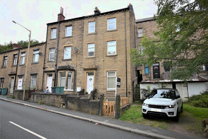 3 Bedroom End Of Terrace House To Rent In Dale Street, Longwood, Huddersfield, HD3
