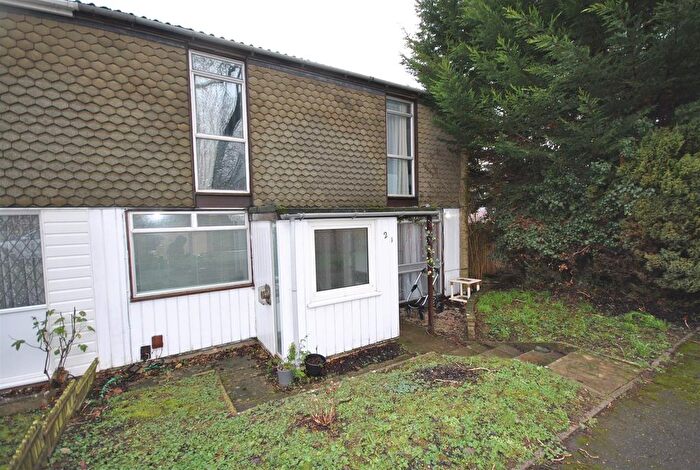 3 Bedroom Semi-Detached House For Sale In Keswick Drive, Northampton, NN3