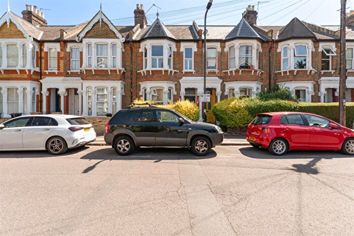 2 Bedroom Flat For Sale In Cleveland Park Avenue, Walthamstow, E17