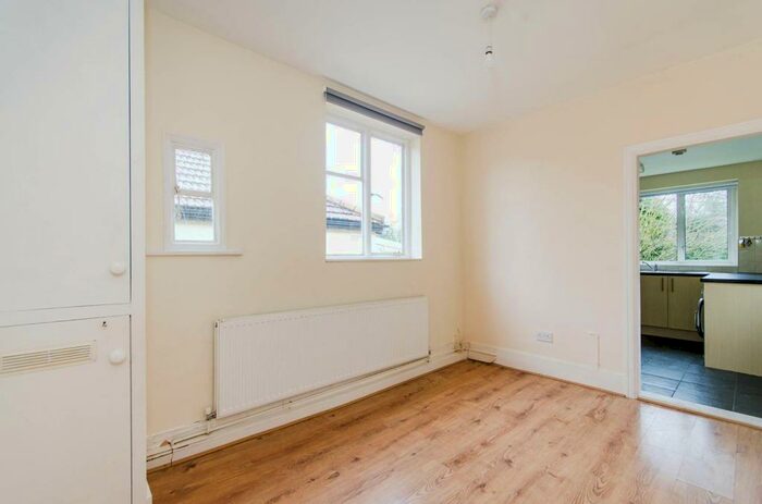 2 Bedroom Bungalow To Rent In Athol Gardens, Pinner, HA5