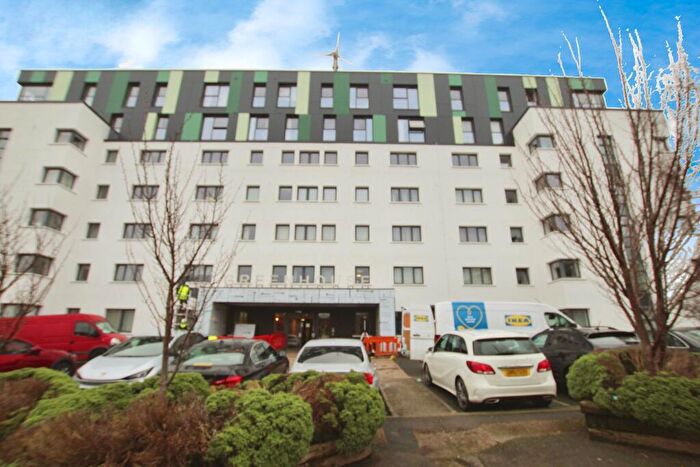 2 Bedroom Apartment For Sale In Greenhouse, Beeston Road, Leeds, LS11